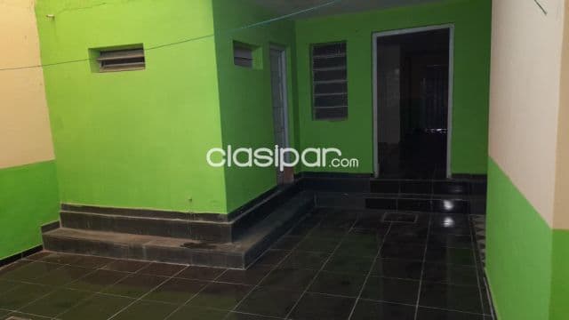 Casa de 2 plantas, zona rodriguez de francia y ana diaz, barrio pettirossi
