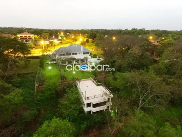 Casa de 6 dormitorios en suite en Mbachio, Lambare — foto 2