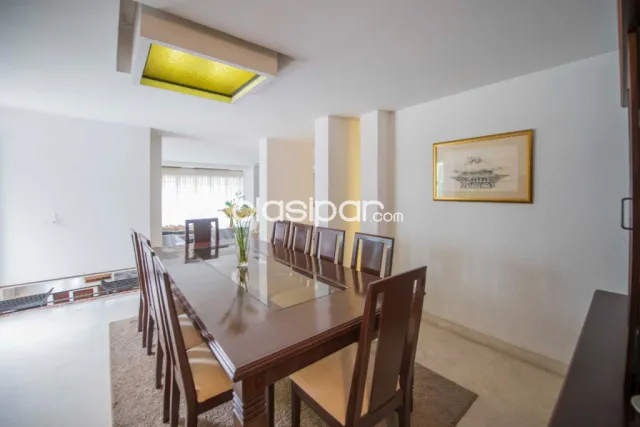 Prox. C. Centenario - mburuvicha roga: 830m2, importante residencia, 4 dormit, gran jardín — foto 5