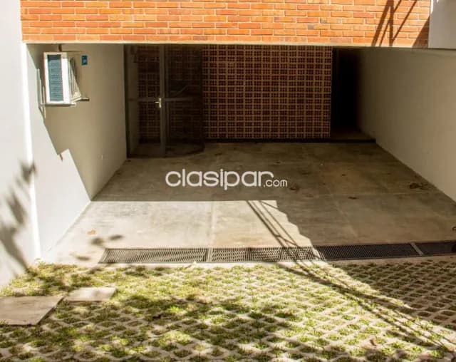 Mburucya: Impecable triplex, 3 dormitorios, oficina, jardín, piscina, 3 garaje — foto 3