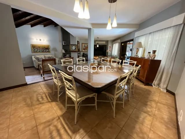 Ykua sati – goethe: Elegante residencia en alquiler, 3 dormitorios, quincho, jardín, foto 3