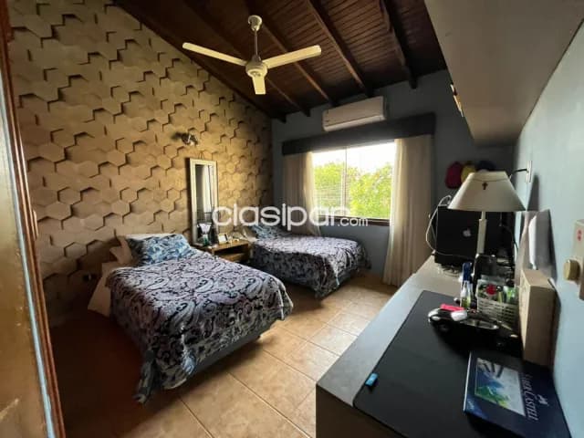 Ykua sati – goethe: Elegante residencia en alquiler, 3 dormitorios, quincho, jardín, foto 5