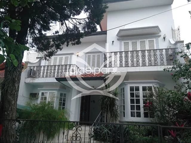 Casa de 6 Dormitorios en Bo. Bernardino Caballero - Asunción — foto 2