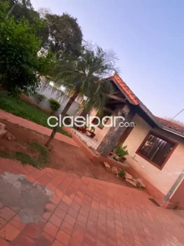 Casa tipo familiar con piscina. Zona detrás de afemot y avenida argaña — foto 2