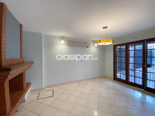 Villa aurelia: Amplio dúplex, 280m2, 3 suites, jardín, garajes, 6.900.000 gs, foto 5