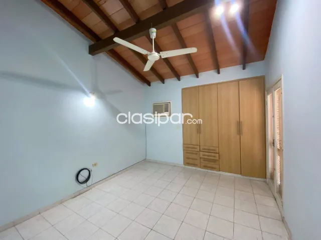 Mburucuyá: Confortable casa pareada, 3 suites, jardín, piscina, 6.800.000 gs, foto 5