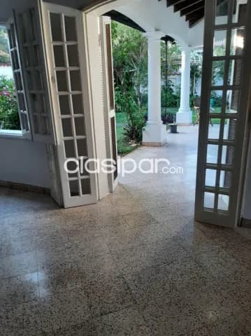 Mburucuyá: 630m2, confortable residencia, 3 dormitorios, jardín, piscina, 9.000.000 gs — foto 5
