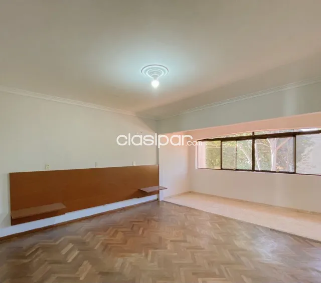 Bo Jara – col. Francés: Importante residencia, 3 dormit, gran jardín, quincho, piscina — foto 4