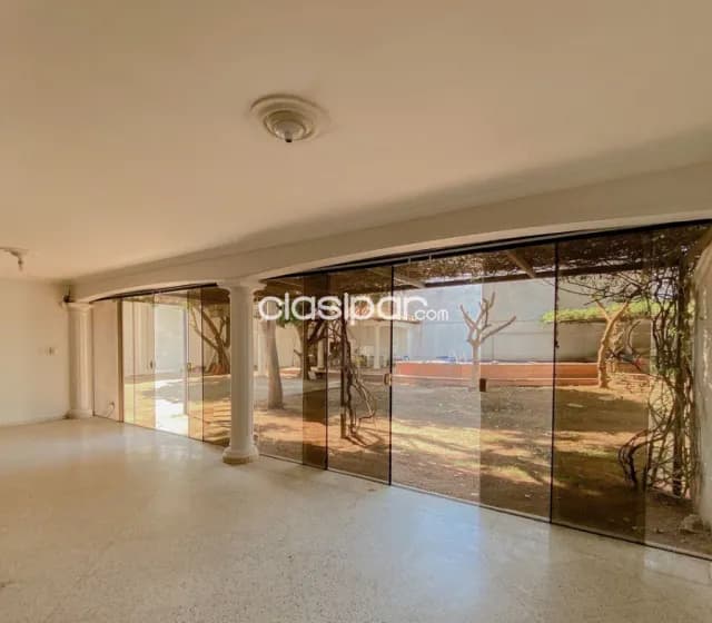 Bo Jara – col. Francés: Importante residencia, 3 dormit, gran jardín, quincho, piscina — foto 5