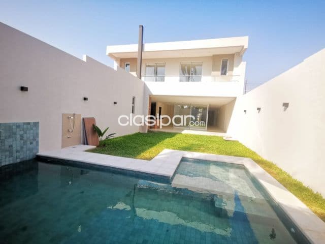 Residencia a la venta Lujosa