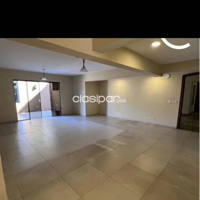V. Morra – prox. Col. Americano: Pisos parquet, 3 suites, quincho, parrilla, 2 garajes — foto 3