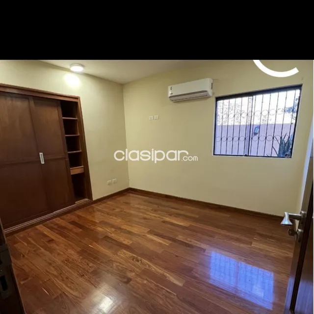 V. Morra – prox. Col. Americano: Pisos parquet, 3 suites, quincho, parrilla, 2 garajes — foto 4