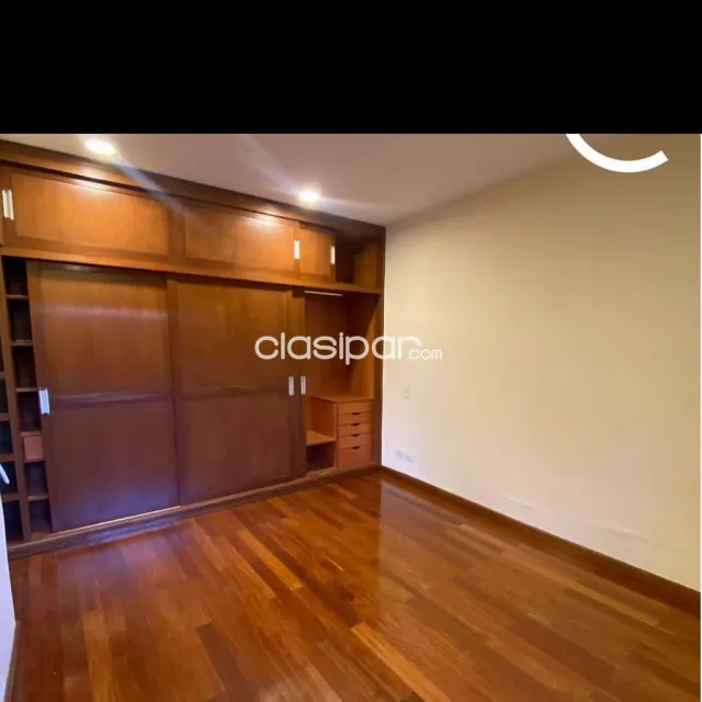 V. Morra – prox. Col. Americano: Pisos parquet, 3 suites, quincho, parrilla, 2 garajes — foto 5