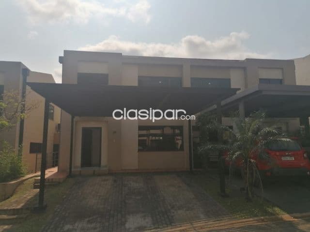 Duplex en Boulevard - Luque Los Jardines