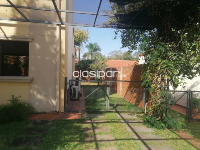 amplia Casa en Boulevard Confederacion - Luque, foto 3