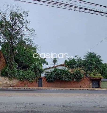 Terreno con casa a demoler en asuncion barrio Trinidad cod 1121