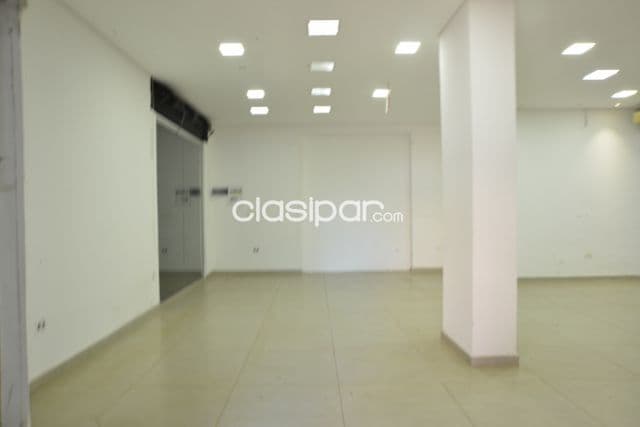 Salon comercial de 200m2 en pleno centro de c.d.e, foto 1