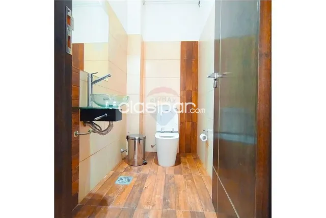 Casa con piscina y 5 dormitorios en bo.villa ofelia en fdo.zona norte, foto 3