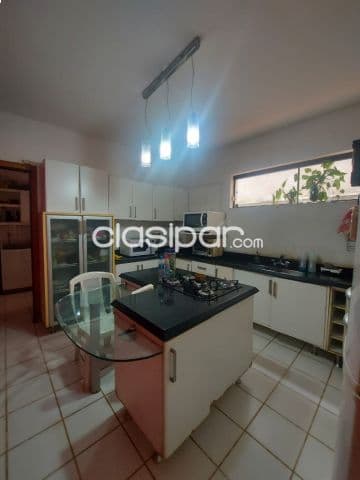 casa de arquitectura moderna en Villa Aurelia