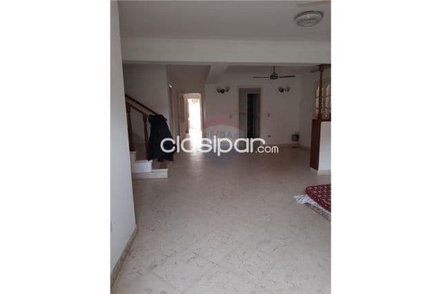 Amplia casa en lambare con master suite y 4 dormitorios a 500 muni lambare