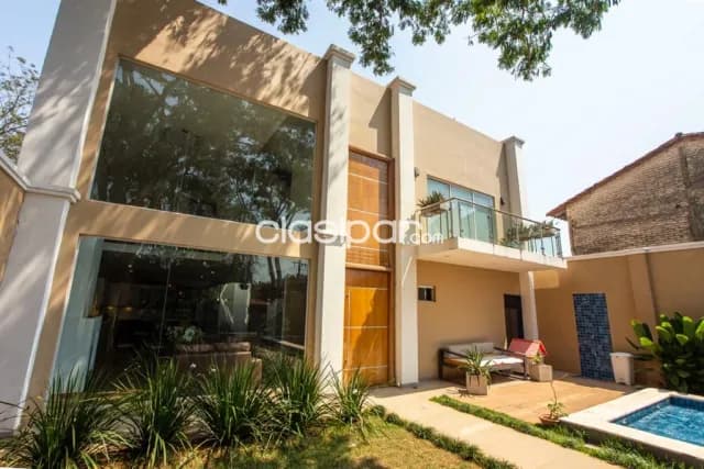 Villa Elisa: 360 m2, elegante residencia minimalista, 3 suite, jardín, quincho, piscina — foto 2