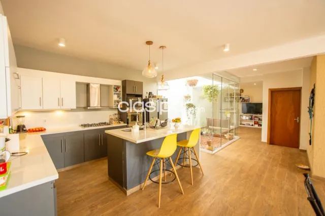 Villa Elisa: 360 m2, elegante residencia minimalista, 3 suite, jardín, quincho, piscina — foto 4