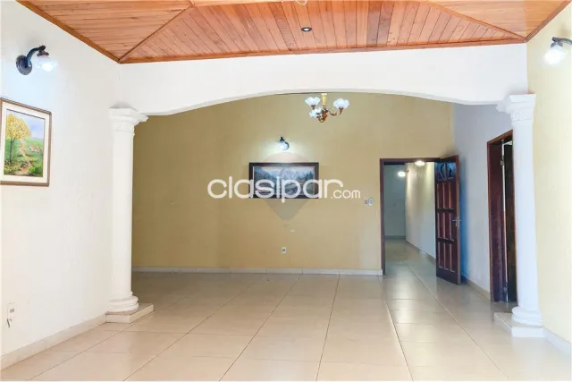 amplia casa en el barrio Mboi Ka´e: 6 habitaciones y 7 baños — foto 4