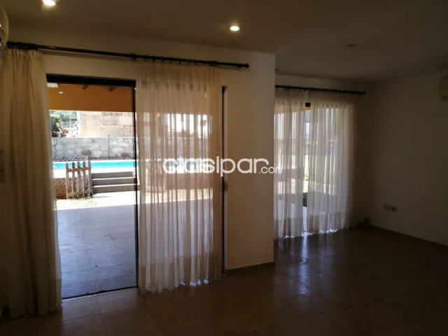 Montesol – Luque: Vivienda en condominio, 3 dormit, jardín, piscina, seg 24 hs, foto 3