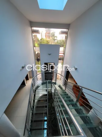 Mburucuyá: Residencia contemporánea impecable, 3 suites, gran piscina, 5 garajes, sauna — foto 4