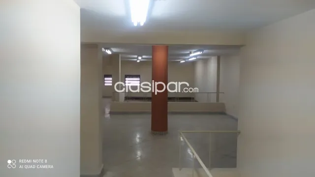 Salón , en la zona que vende!!! 6 X 14 MTS. Zona Nueva Americana , altillo, blindex, foto 2