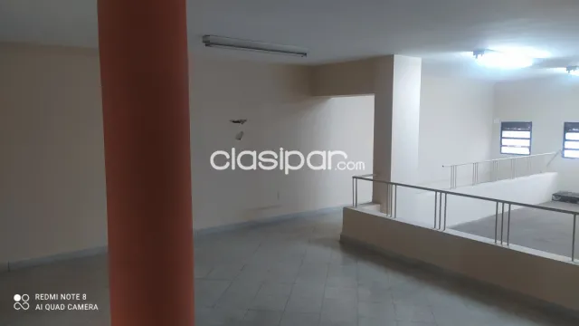 Salón , en la zona que vende!!! 6 X 14 MTS. Zona Nueva Americana , altillo, blindex, foto 4