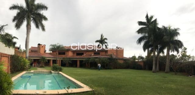 Mburucuyá -1er. Pdte: 2.000 m2, esplendida residencia, 4 suites, jardín, inmenso parque