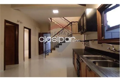 Amplia y fina casa lista para habitar en fdo zona norte a mtrs de la plaza yrendague — foto 2