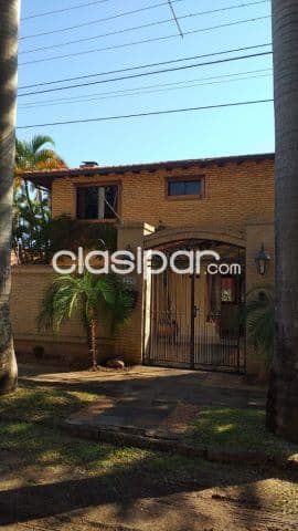 Bo mburucuyá: 441 m2, bella residencia en alquiler, 3 suites, piscina, 8.000.000 gs
