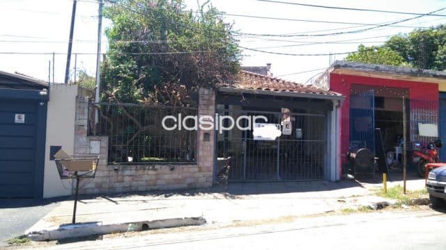 Bo pinoza: Excelente ubicación, 348 m2, 2 casas, 3 dormit, garajes, 780.000.000 gs