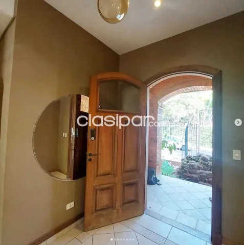 El dorado – prox. C. Centenario: Elegante residencia, 560 m2, 2 dormitorios, jardín, foto 3