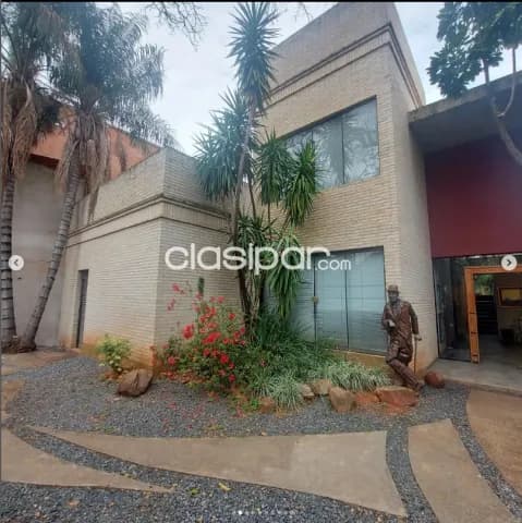 Villa aurelia: 576 m2, importante residencia, 3 dormitorios, jardín, 400.000 usd — foto 2