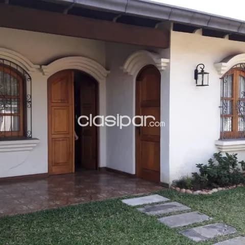 Villa Morra – Recoleta: 637 m2, todo pb, 3 suites, escritorio, quincho, piscina, jardín — foto 2