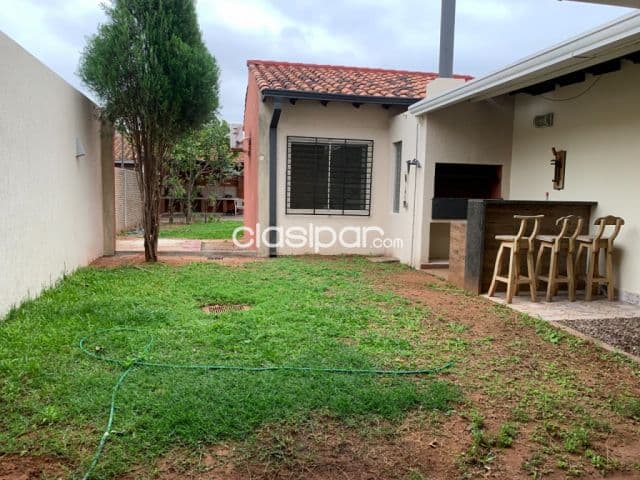 Hipódromo – multiplaza: Excelente propuesta, amplio patio, piscina, 3 dormit, 6.600.000 gs
