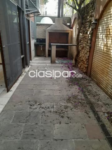 Carmelitas: Hermosa residencia, 4 dormitorios, jardín, quincho, ahora 1.900 usd — foto 5