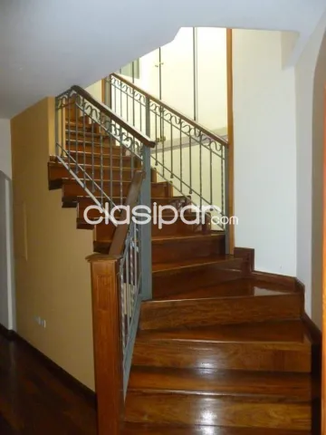 Z/ sh sol – Carmelitas: Lujoza casa duplex, 3 suites, jardín, piscina, garages – 1.800 usd, foto 5