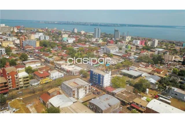 edificio en esquina sobre avenida Caballero, centro de Encarnación — foto 5