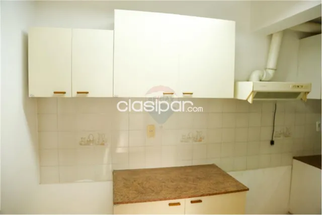 departamento sobre avenida Caballero, centro de Encarnación: 2 habitaciones y 2 baño, foto 4