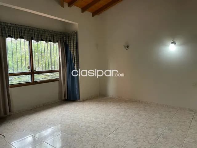 Las Mercedes – prox. Emb. Argentina: 600m2, 5 dormit, jardín, piscina, 4 garajes — foto 4