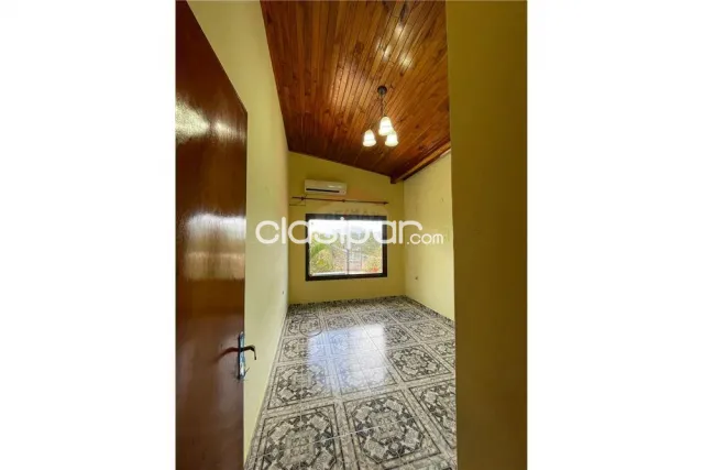 amplia residencia sobre ruta sexta, barrio Santa María: 3 habitaciones y 3 baños — foto 5