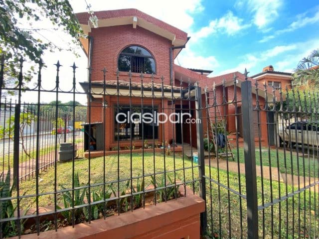 Villa aurelia: 280m2, hermosa residencia, 3dormit, jardín, patio, quincho, 6.900.000 gs