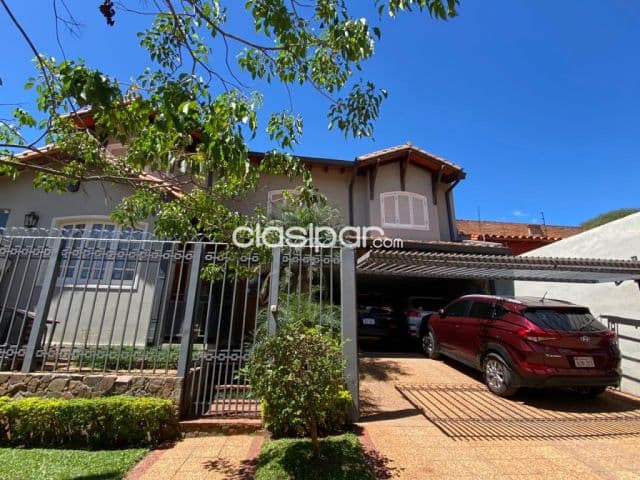 En venta fina residencia en el barrio Las Lomas!!! — foto principal