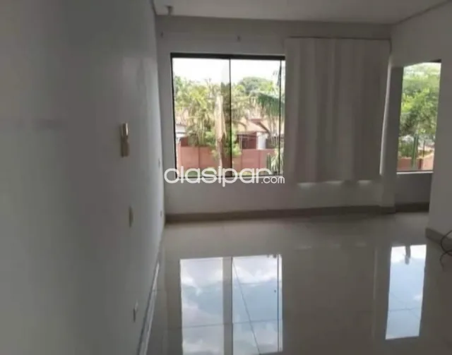 Prox. Goethe, av. Sta. Teresa, shop del sol: Distinguida casa dúplex, 3 dormit, quincho — foto 5