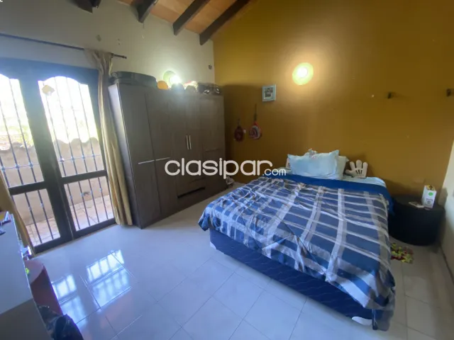 Amplia casa en barrio santisima Trinidad — foto 4