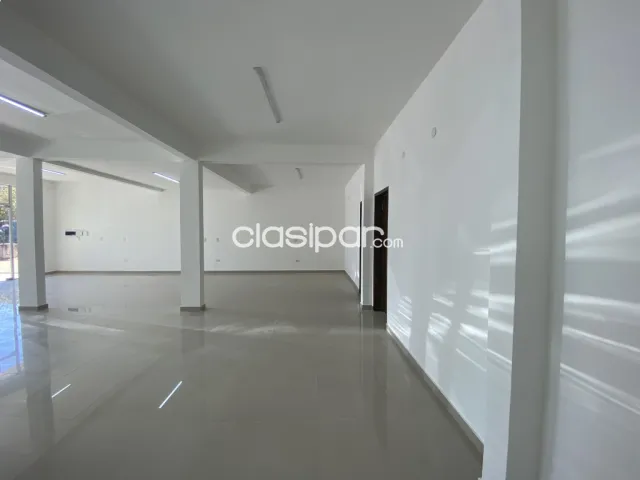 Amplio local comercial sobre americo picco Villa Elisa, foto 2